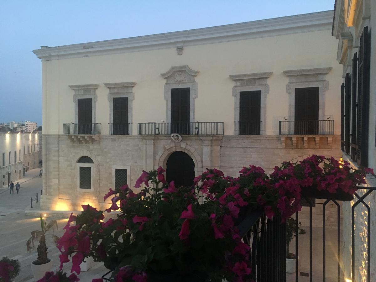 Palazzo Filisio - Regia Restaurant Hotel Trani Exterior foto